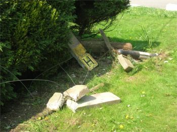 Fire hydrant markers, bollards & fence posts